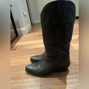 Tecovas - The Annie - Midnight / 8.5 / B-Average